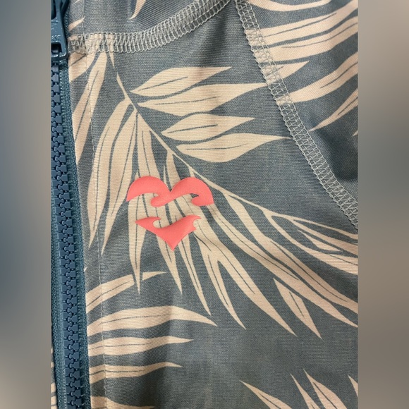 Girls' Surf Dayz Performance Fit Long Sleeve Zip Front Rashguard - Picture 2 of 3